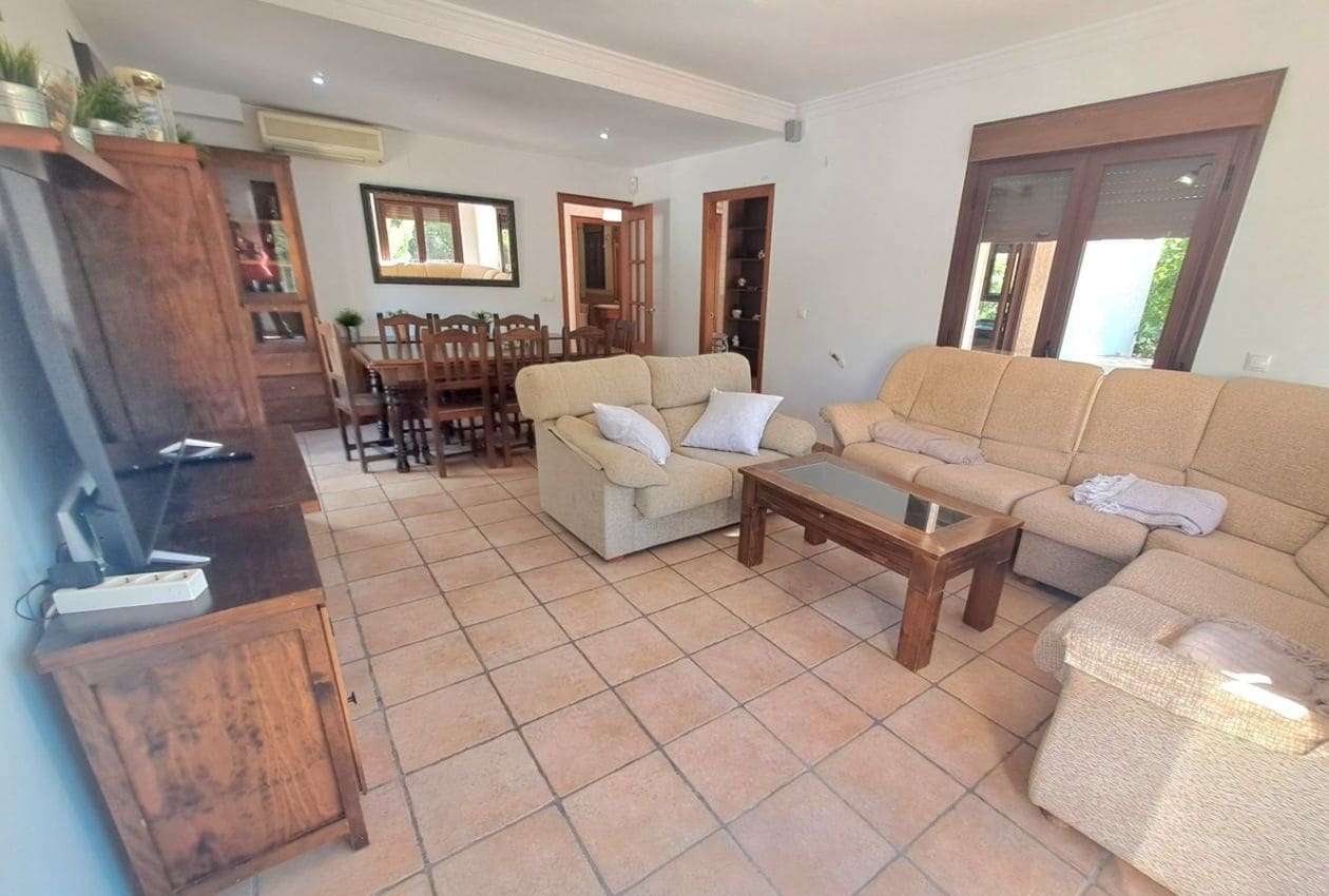 4 soveværelse Byhus til salg i Iznajar med swimmingpool - € 850.000 (Ref: 8690686)