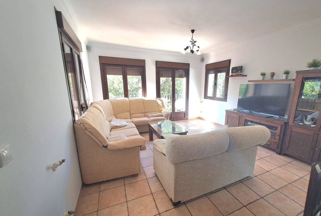 4 soveværelse Byhus til salg i Iznajar med swimmingpool - € 850.000 (Ref: 8690686)