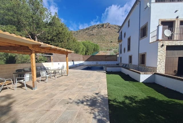 4 quarto Casa em Banda para venda em Iznájar com piscina - 850 000 € (Ref: 8690686)