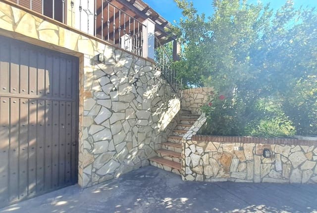 4 quarto Casa em Banda para venda em Iznájar com piscina - 850 000 € (Ref: 8690686)