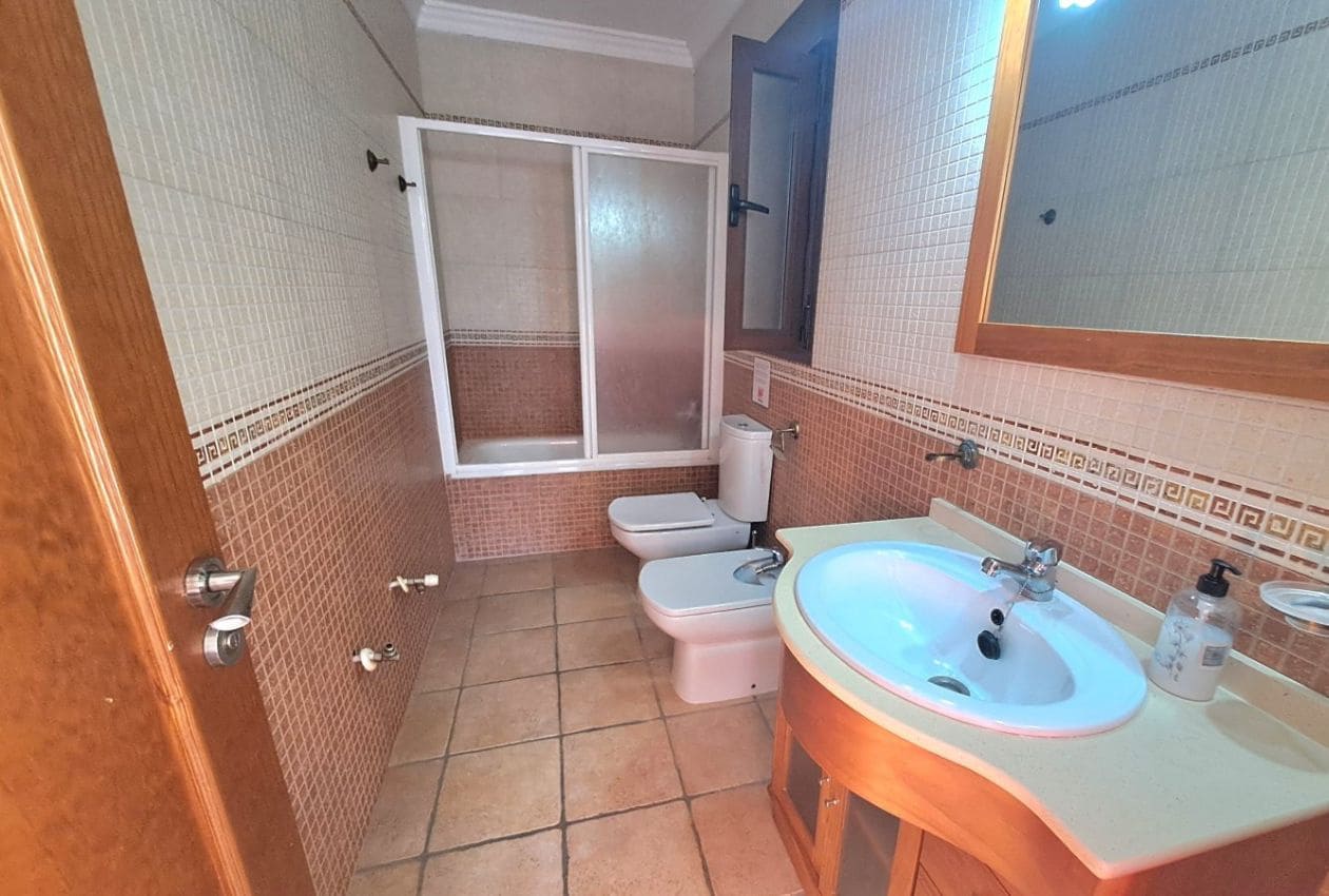 4 soveværelse Byhus til salg i Iznajar med swimmingpool - € 850.000 (Ref: 8690686)