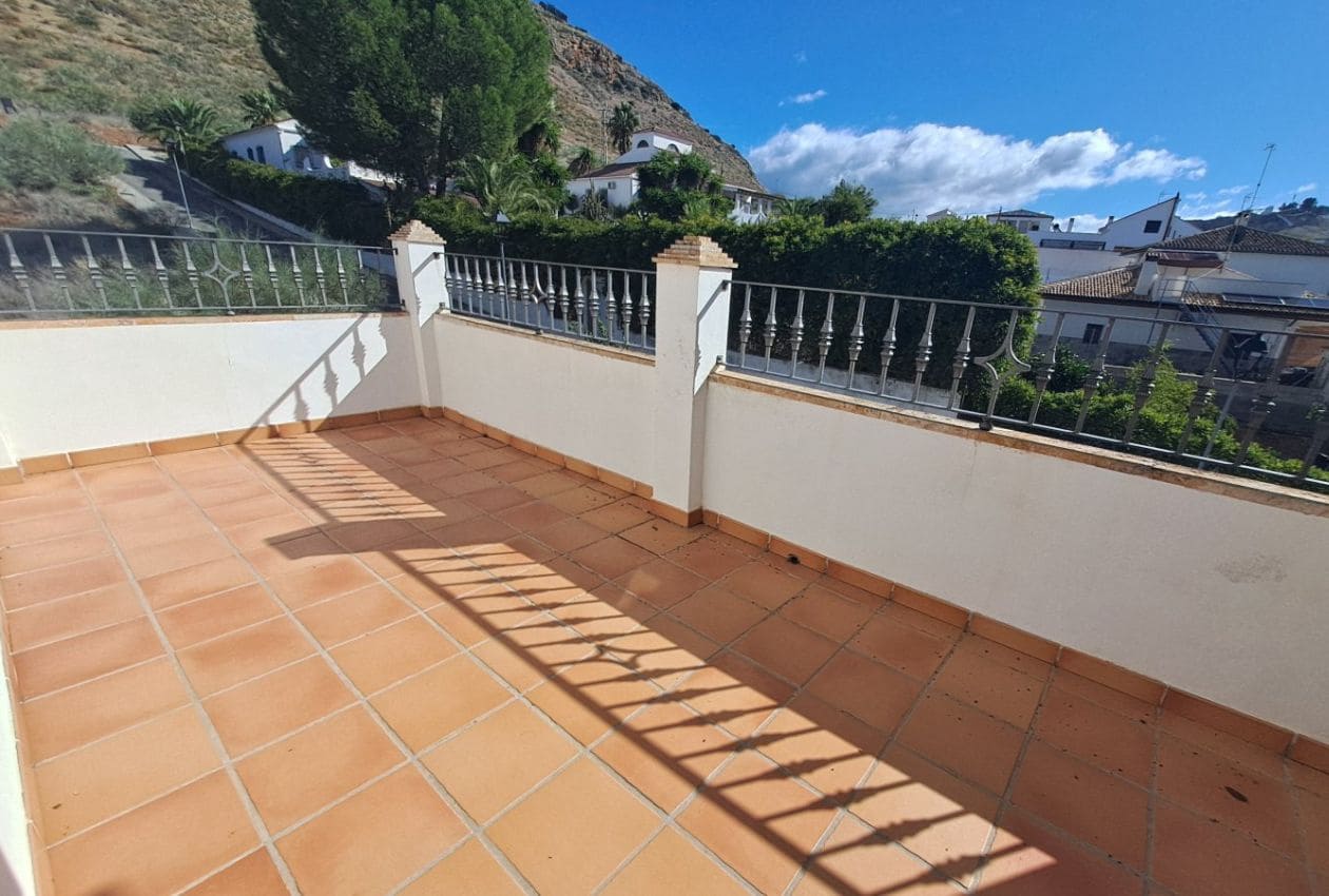 4 soveværelse Byhus til salg i Iznajar med swimmingpool - € 850.000 (Ref: 8690686)