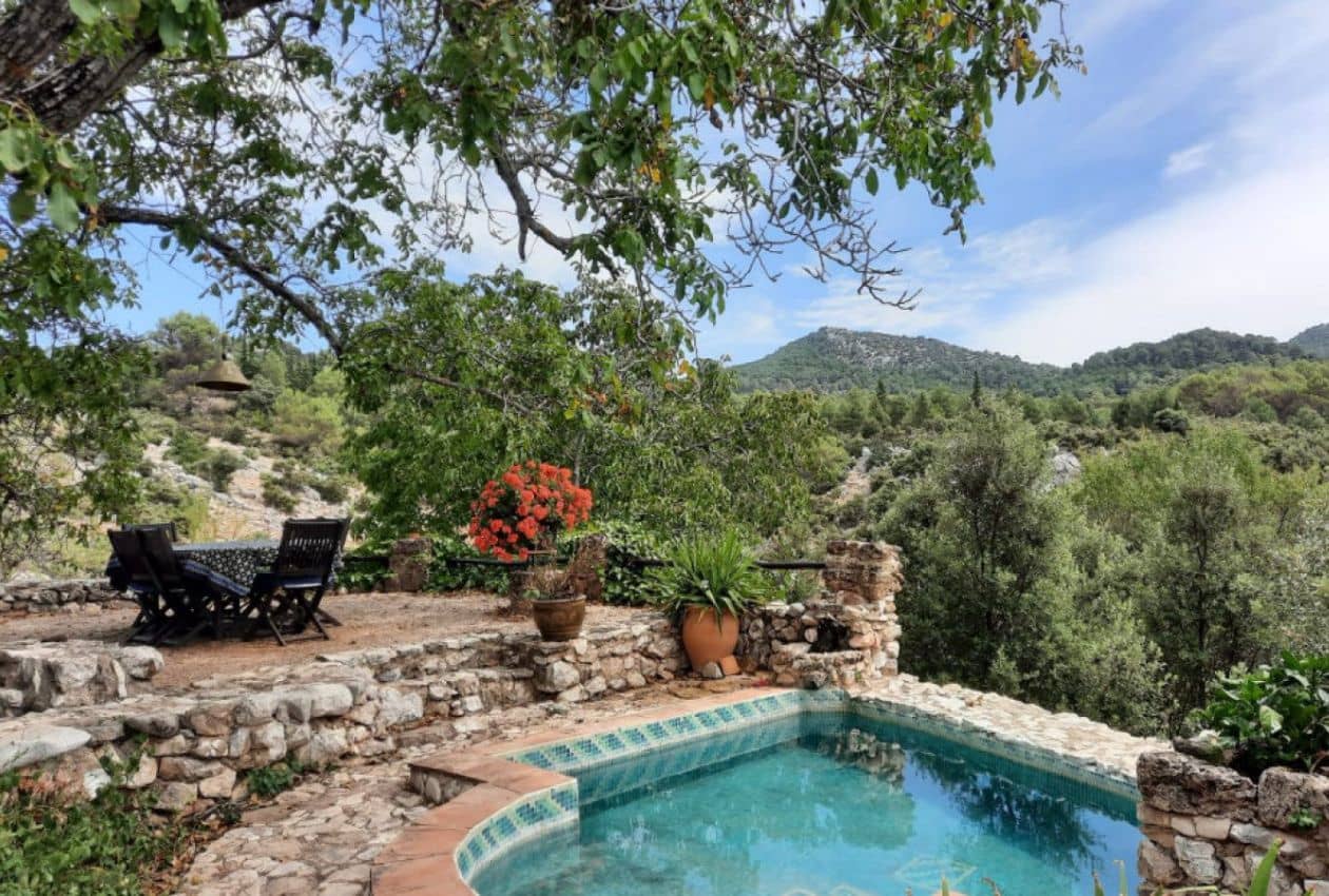 6 soveværelse Finca/Landehus til salg i Segura de la Sierra med swimmingpool - € 555.000 (Ref: 8769805)