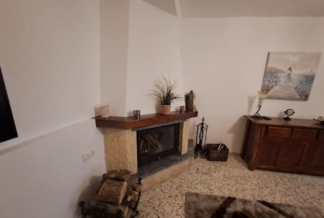 4 soveværelse Byhus til salg i Algarinejo - € 144.000 (Ref: 8855774)