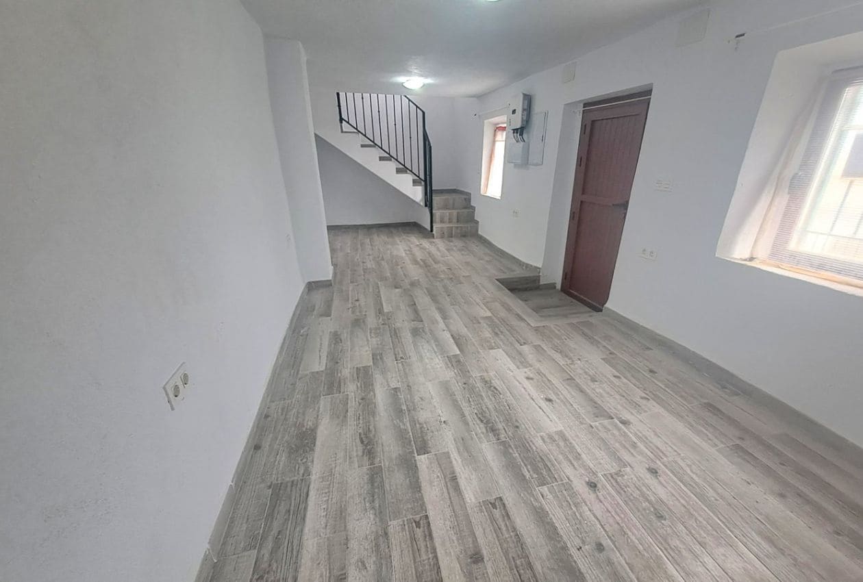 3 soveværelse Byhus til salg i Colomera - € 59.000 (Ref: 8895746)