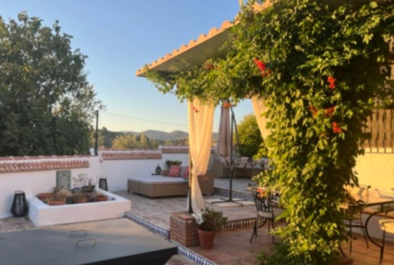 4 soveværelse Finca/Landehus til salg i Castillo de Locubin - € 375.000 (Ref: 8906236)