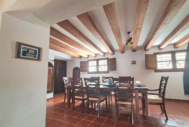 5 bedroom Finca/Country House for sale in Rute with pool - € 375,000 (Ref: 8949839)