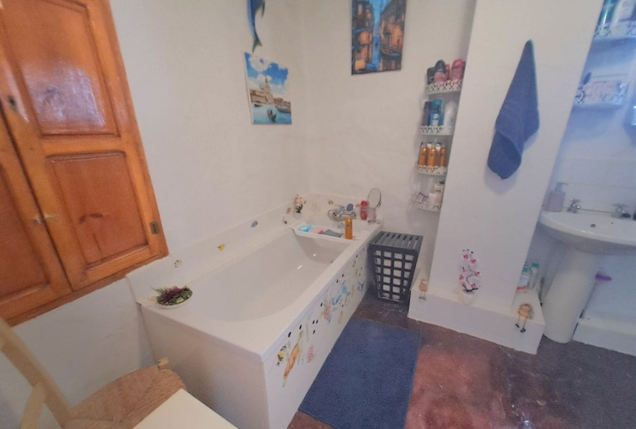 3 soveværelse Byhus til salg i Castillo de Locubin - € 42.000 (Ref: 8949840)