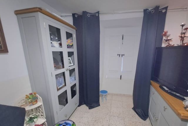 3 soveværelse Byhus til salg i Castillo de Locubín - € 42.000 (Ref: 8949840)