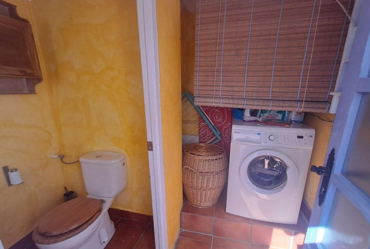 4 soveværelse Finca/Landehus til salg i Iznajar med swimmingpool - € 449.995 (Ref: 9101671)