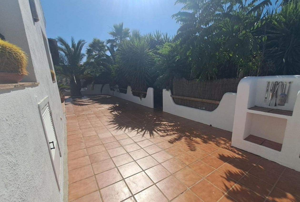 4 soveværelse Finca/Landehus til salg i Iznajar med swimmingpool - € 449.995 (Ref: 9101671)