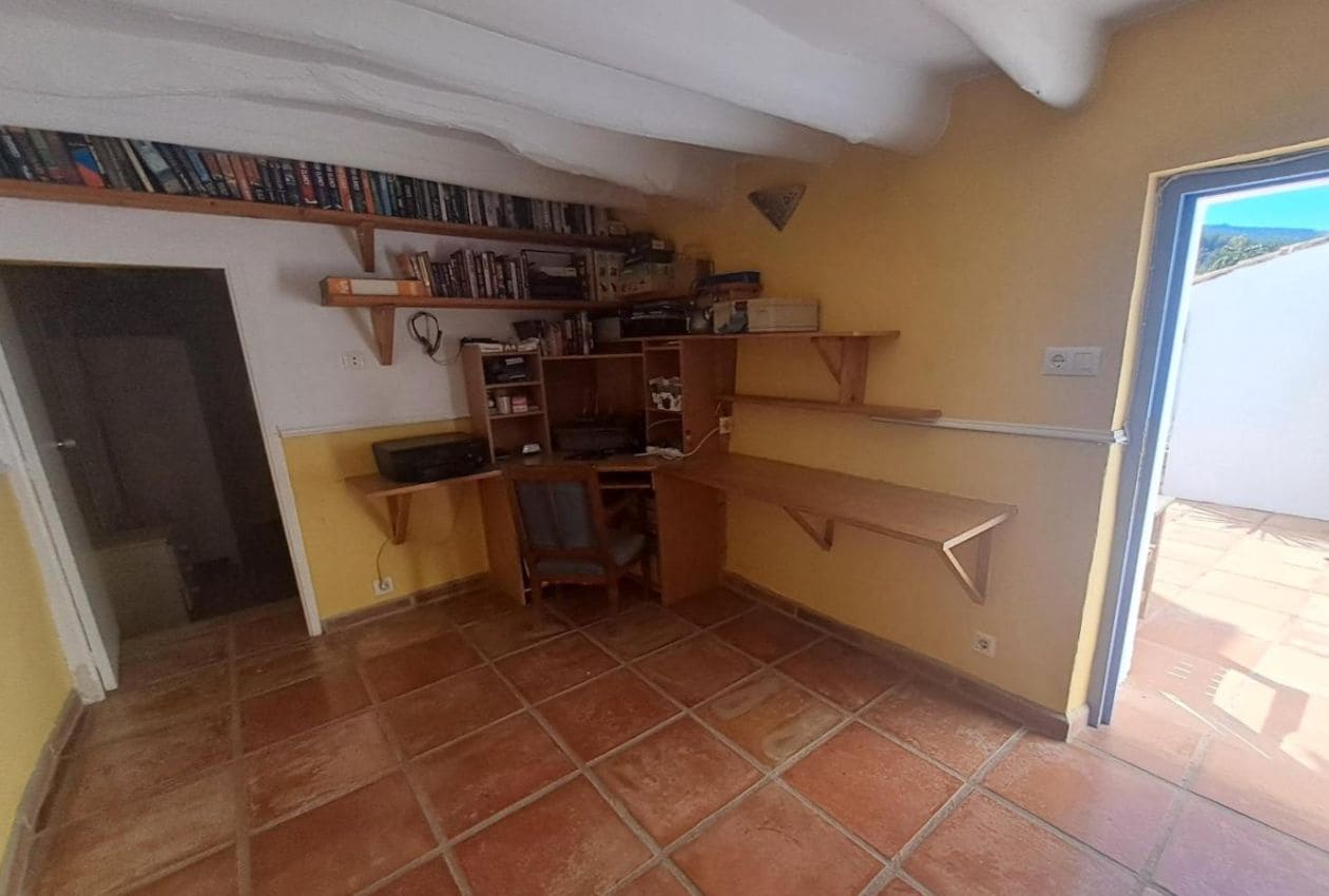 4 soveværelse Finca/Landehus til salg i Iznajar med swimmingpool - € 449.995 (Ref: 9101671)