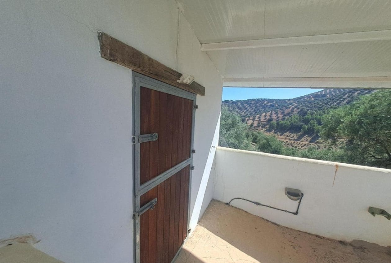 4 soveværelse Finca/Landehus til salg i Iznajar med swimmingpool - € 449.995 (Ref: 9101671)