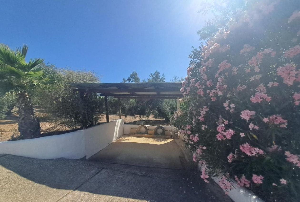 4 soveværelse Finca/Landehus til salg i Iznajar med swimmingpool - € 449.995 (Ref: 9101671)