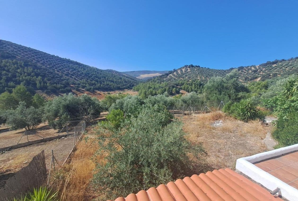 4 soveværelse Finca/Landehus til salg i Iznajar med swimmingpool - € 449.995 (Ref: 9101671)