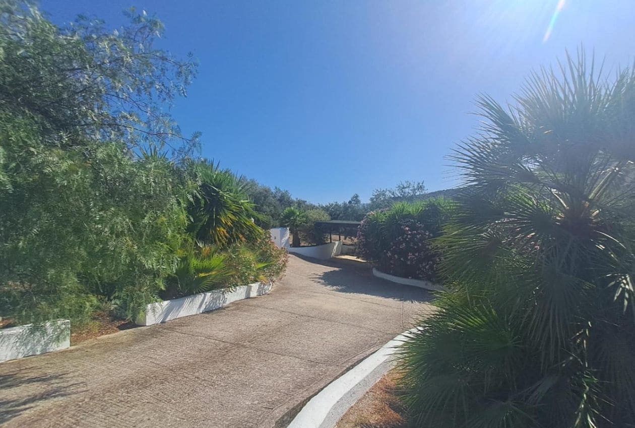 4 soveværelse Finca/Landehus til salg i Iznajar med swimmingpool - € 449.995 (Ref: 9101671)