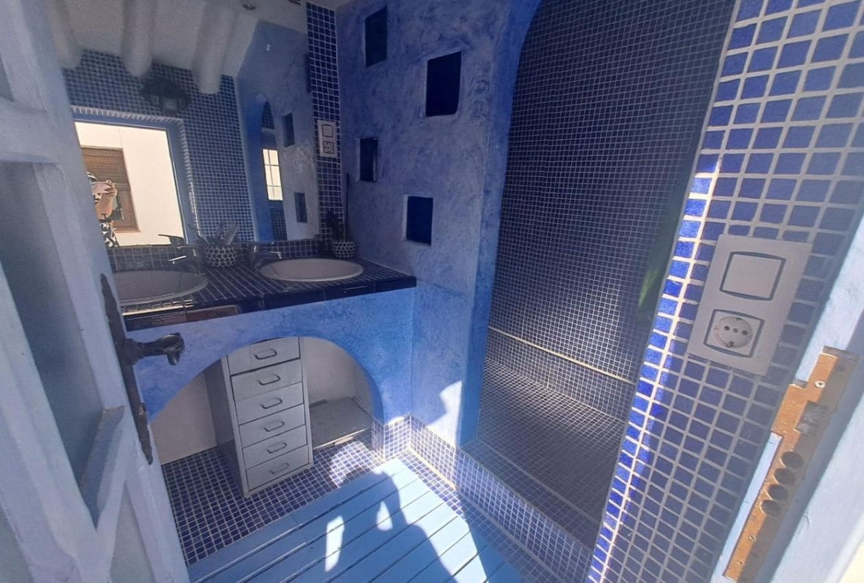 4 soveværelse Finca/Landehus til salg i Iznajar med swimmingpool - € 449.995 (Ref: 9101671)