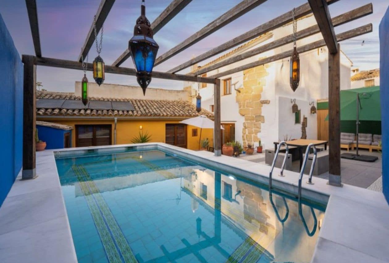 4 soveværelse Byhus til salg i Alcala la Real med swimmingpool - € 330.000 (Ref: 9113387)