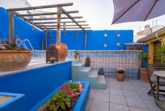 4 bedroom Townhouse for sale in Alcalá la Real with pool - € 330,000 (Ref: 9113387)