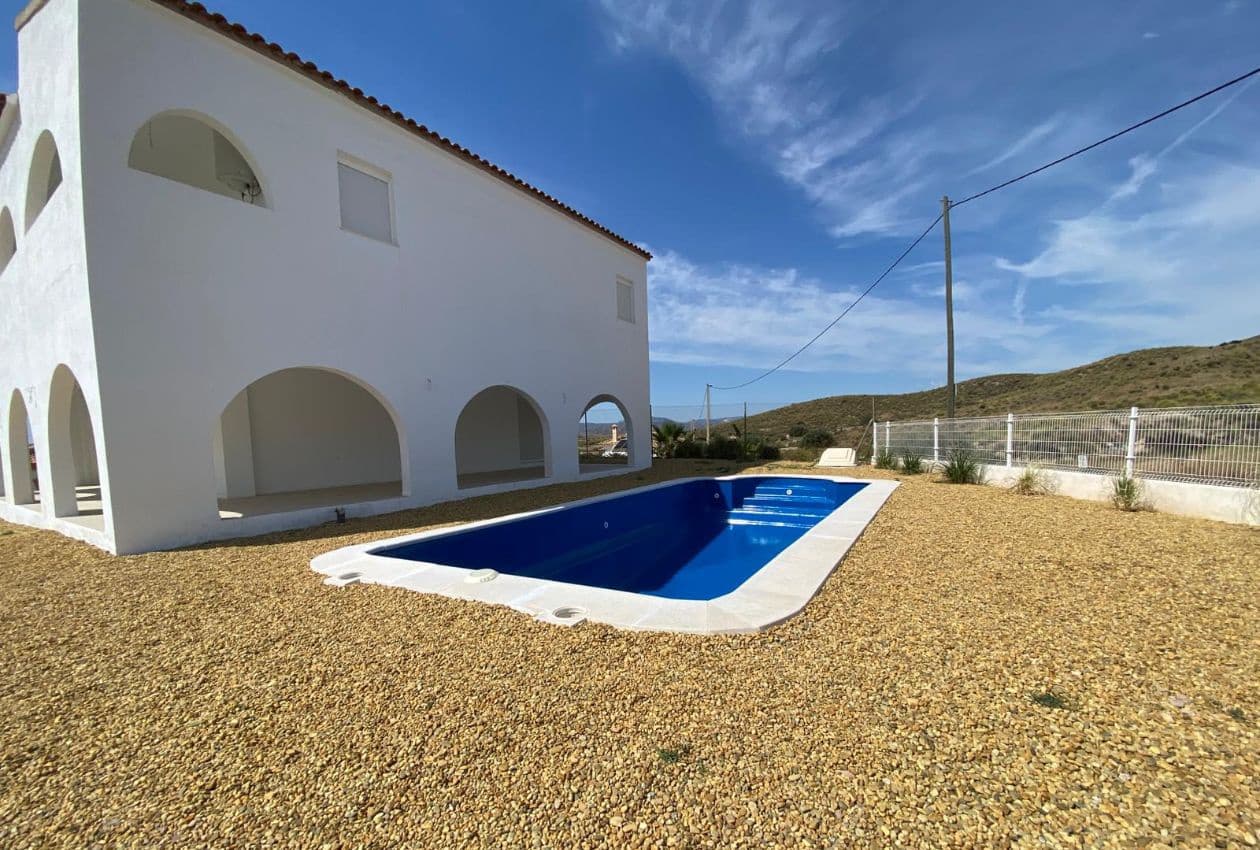 4 soveværelse Villa til salg i Zurgena med swimmingpool - € 339.000 (Ref: 9115420)