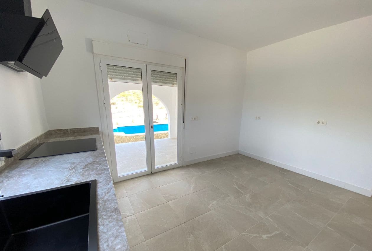 4 soveværelse Villa til salg i Zurgena med swimmingpool - € 339.000 (Ref: 9115420)