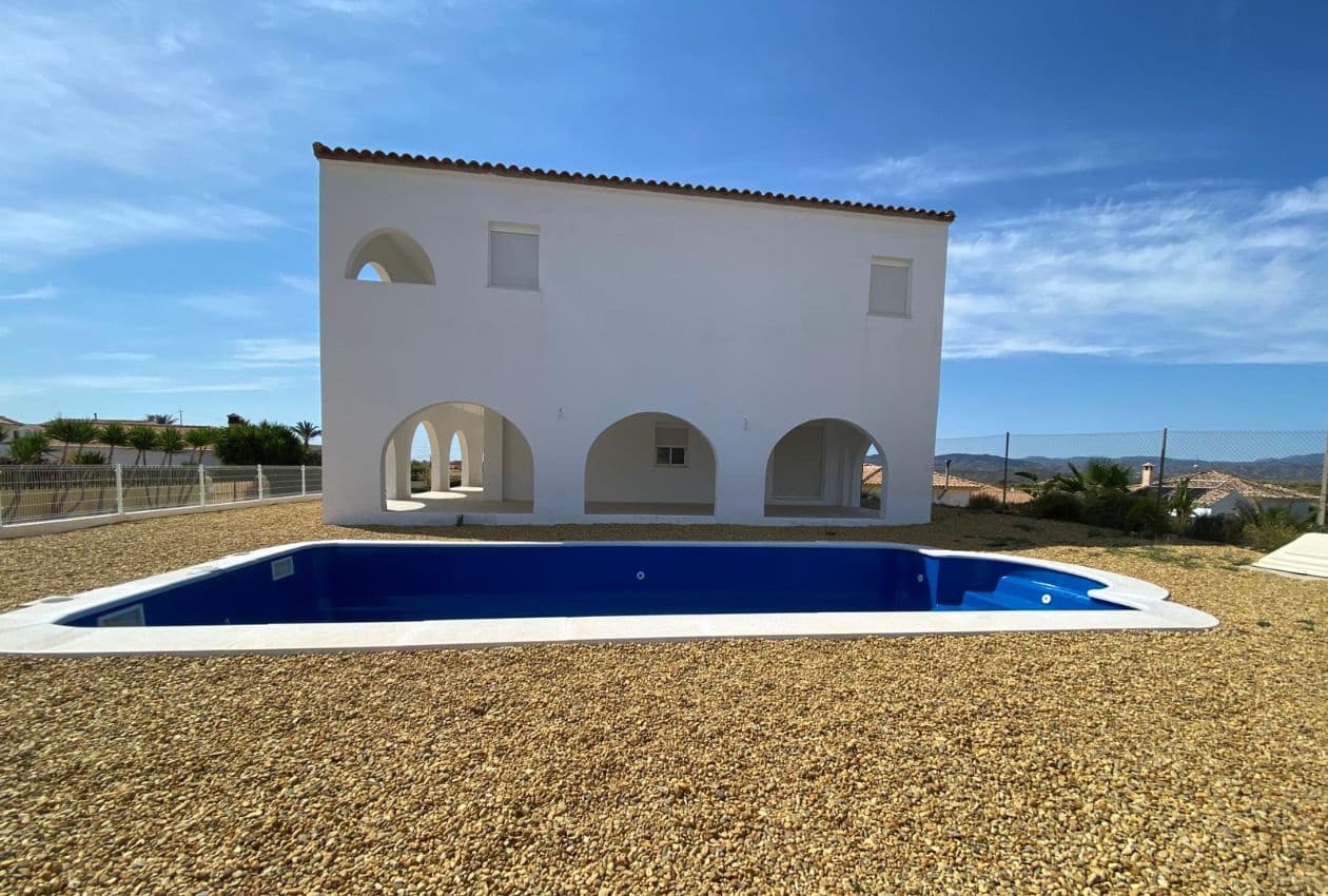 4 soveværelse Villa til salg i Zurgena med swimmingpool - € 339.000 (Ref: 9115420)