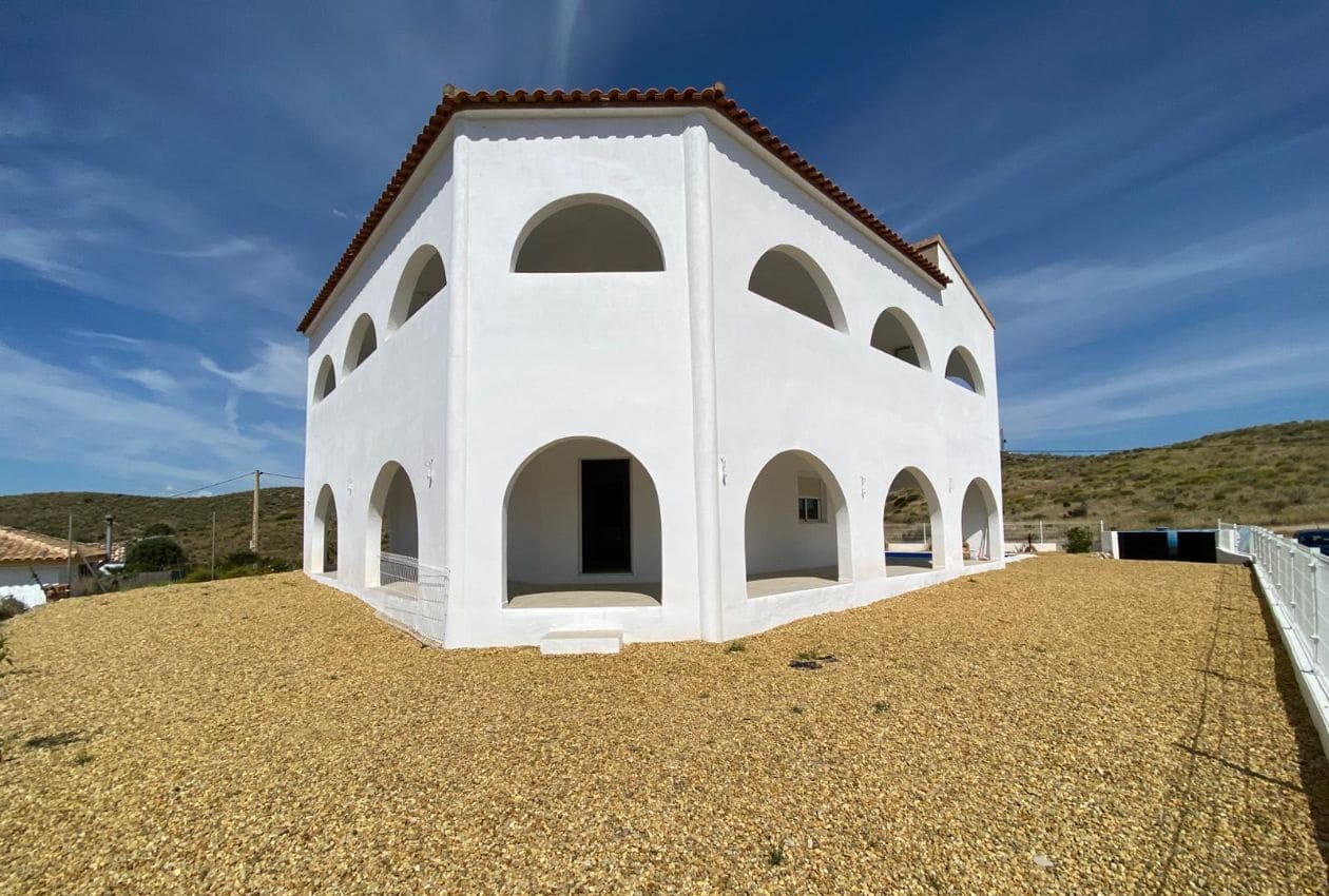 4 soveværelse Villa til salg i Zurgena med swimmingpool - € 339.000 (Ref: 9115420)