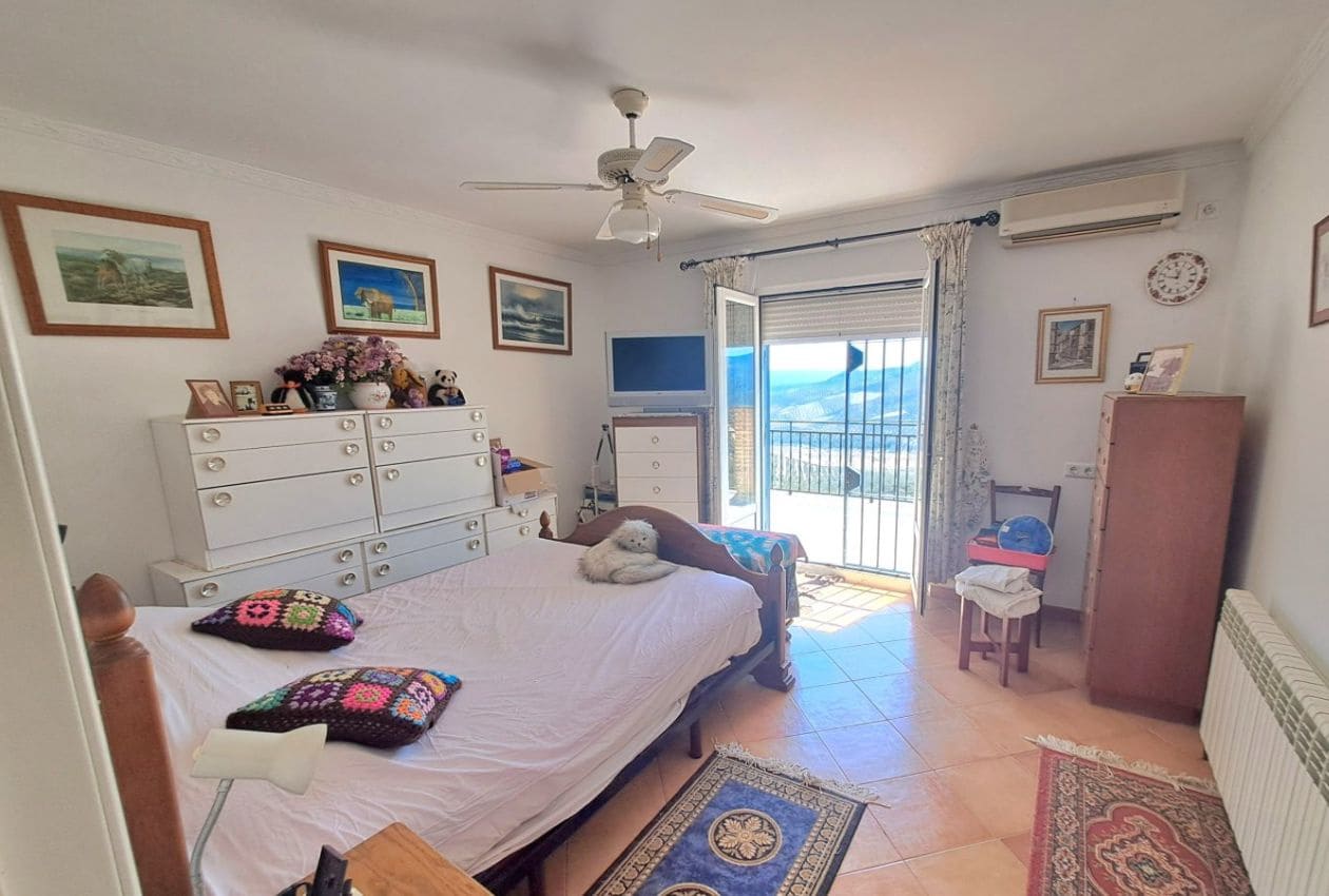 5 soveværelse Finca/Landehus til salg i Iznajar med swimmingpool - € 339.950 (Ref: 9191781)