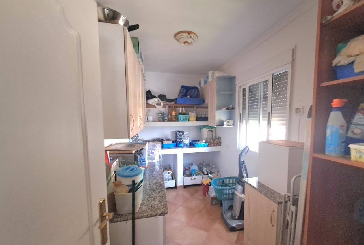 5 soveværelse Finca/Landehus til salg i Iznajar med swimmingpool - € 339.950 (Ref: 9191781)