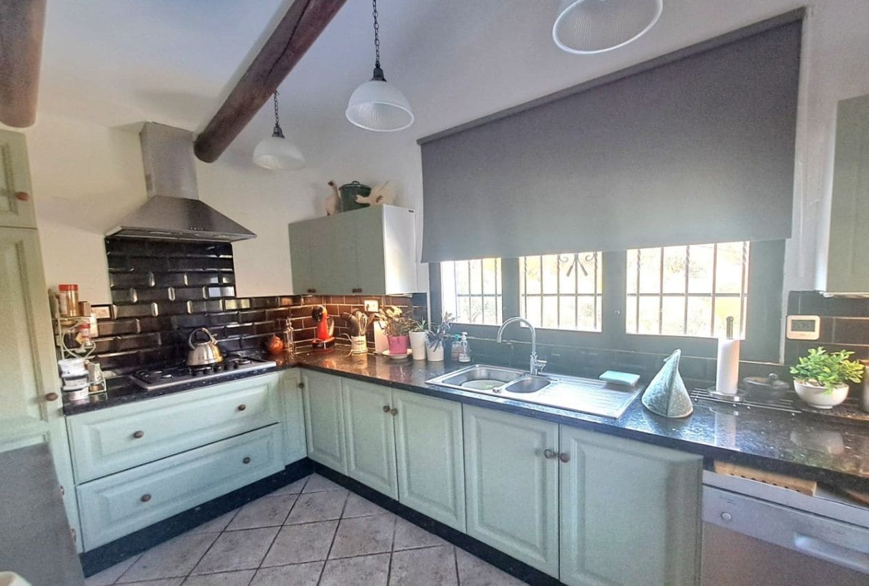 7 soveværelse Finca/Landehus til salg i Iznajar med swimmingpool - € 825.000 (Ref: 9193231)