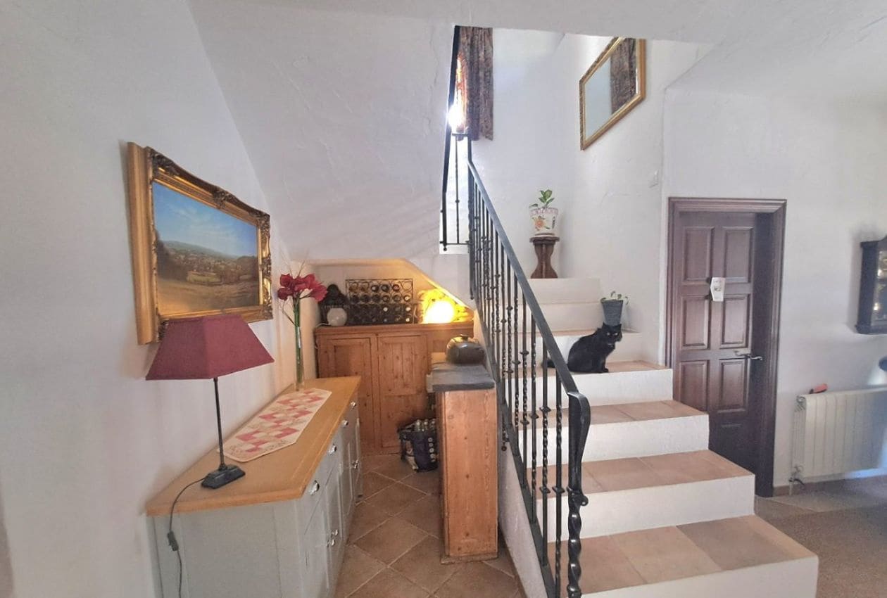 7 soveværelse Finca/Landehus til salg i Iznajar med swimmingpool - € 825.000 (Ref: 9193231)