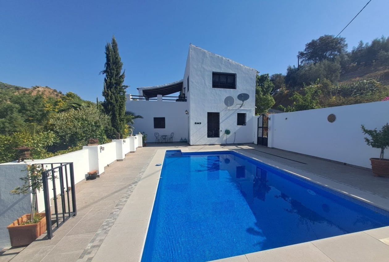 7 soveværelse Finca/Landehus til salg i Iznajar med swimmingpool - € 825.000 (Ref: 9193231)