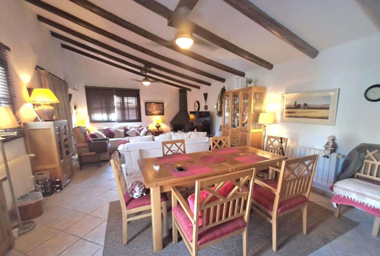 7 soveværelse Finca/Landehus til salg i Iznajar med swimmingpool - € 825.000 (Ref: 9193231)