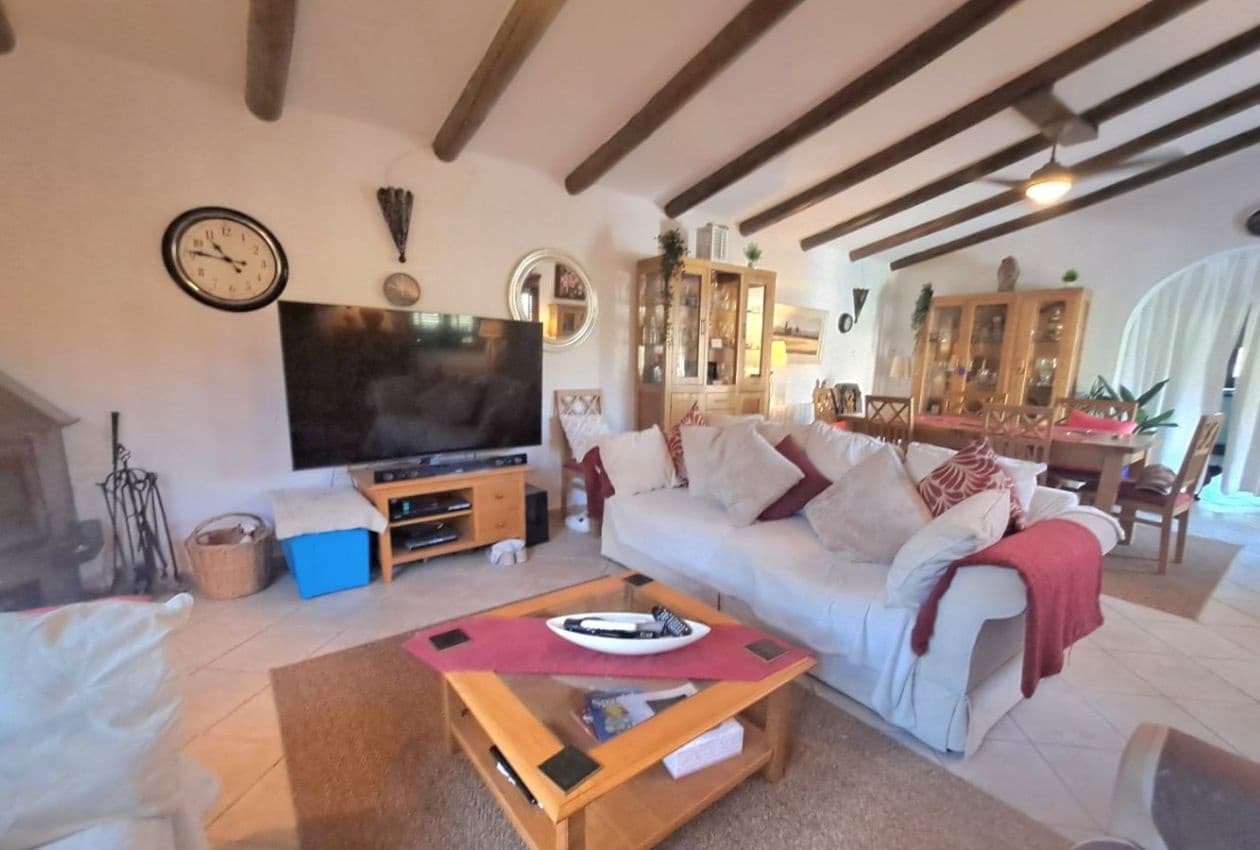 7 soveværelse Finca/Landehus til salg i Iznajar med swimmingpool - € 825.000 (Ref: 9193231)