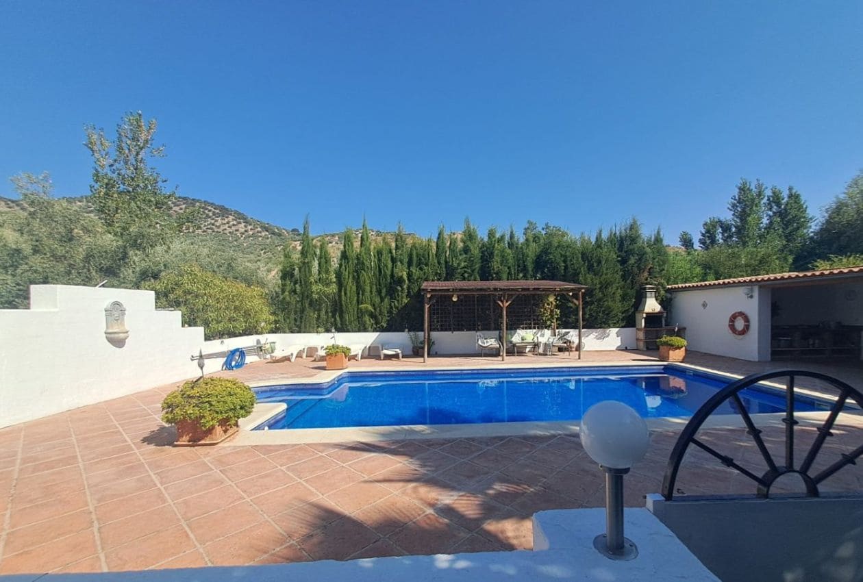 7 soveværelse Finca/Landehus til salg i Iznajar med swimmingpool - € 825.000 (Ref: 9193231)