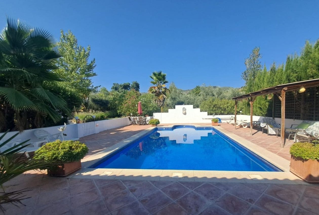 7 soveværelse Finca/Landehus til salg i Iznajar med swimmingpool - € 825.000 (Ref: 9193231)