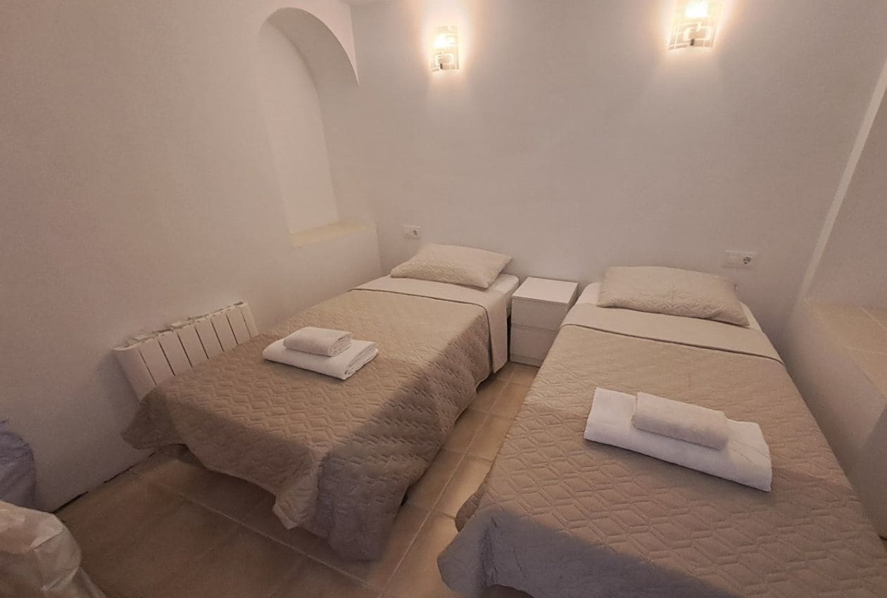 6 soveværelse Finca/Landehus til salg i Iznajar med swimmingpool - € 580.000 (Ref: 9227760)