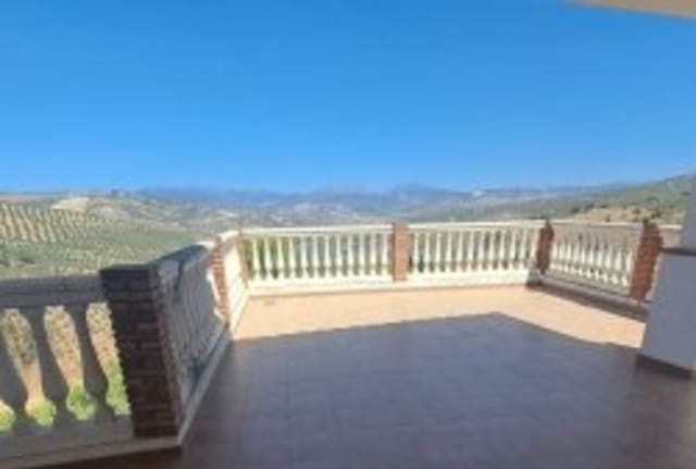 6 soveværelse Finca/Landehus til salg i Iznájar med swimmingpool - € 580.000 (Ref: 9227760)