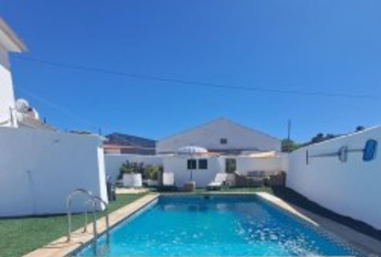 7 soveværelse Finca/Landehus til salg i Alcala la Real med swimmingpool - € 320.000 (Ref: 9254326)