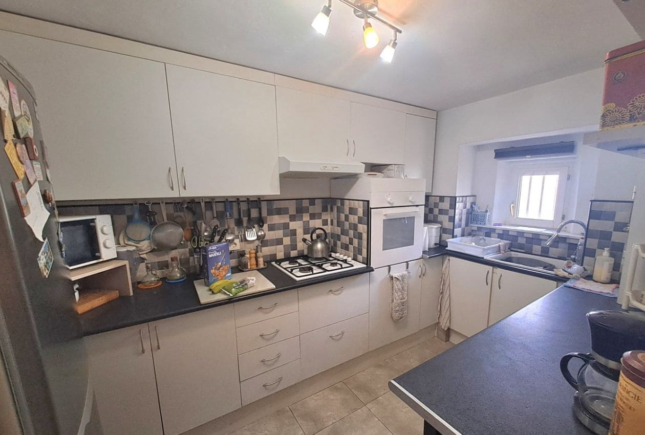 5 soveværelse Byhus til salg i Corcoya - € 110.000 (Ref: 9301810)