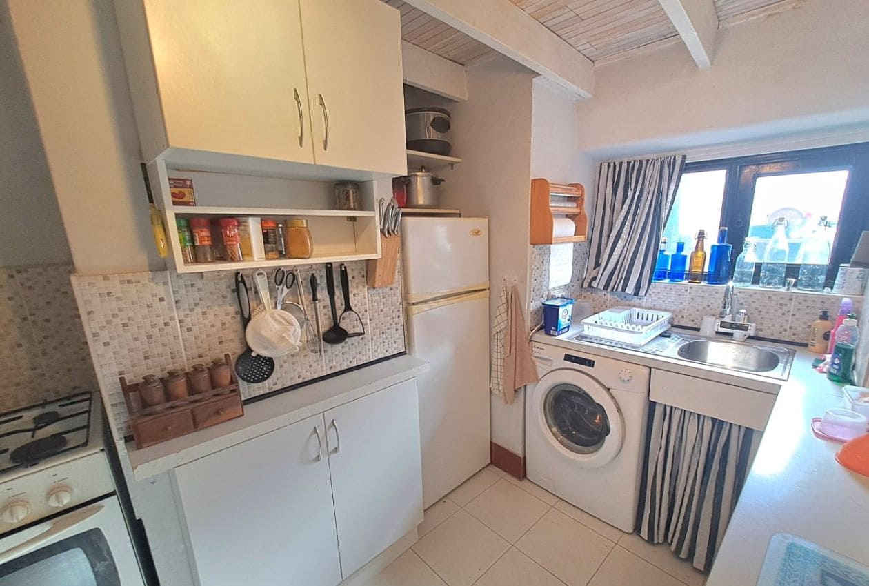 5 soveværelse Byhus til salg i Corcoya - € 110.000 (Ref: 9301810)