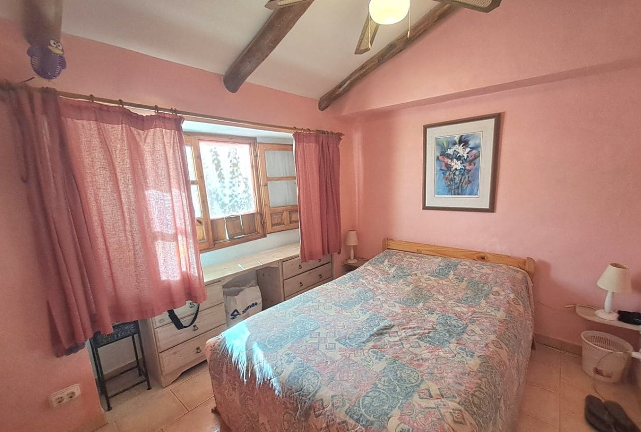 5 soveværelse Byhus til salg i Corcoya - € 110.000 (Ref: 9301810)