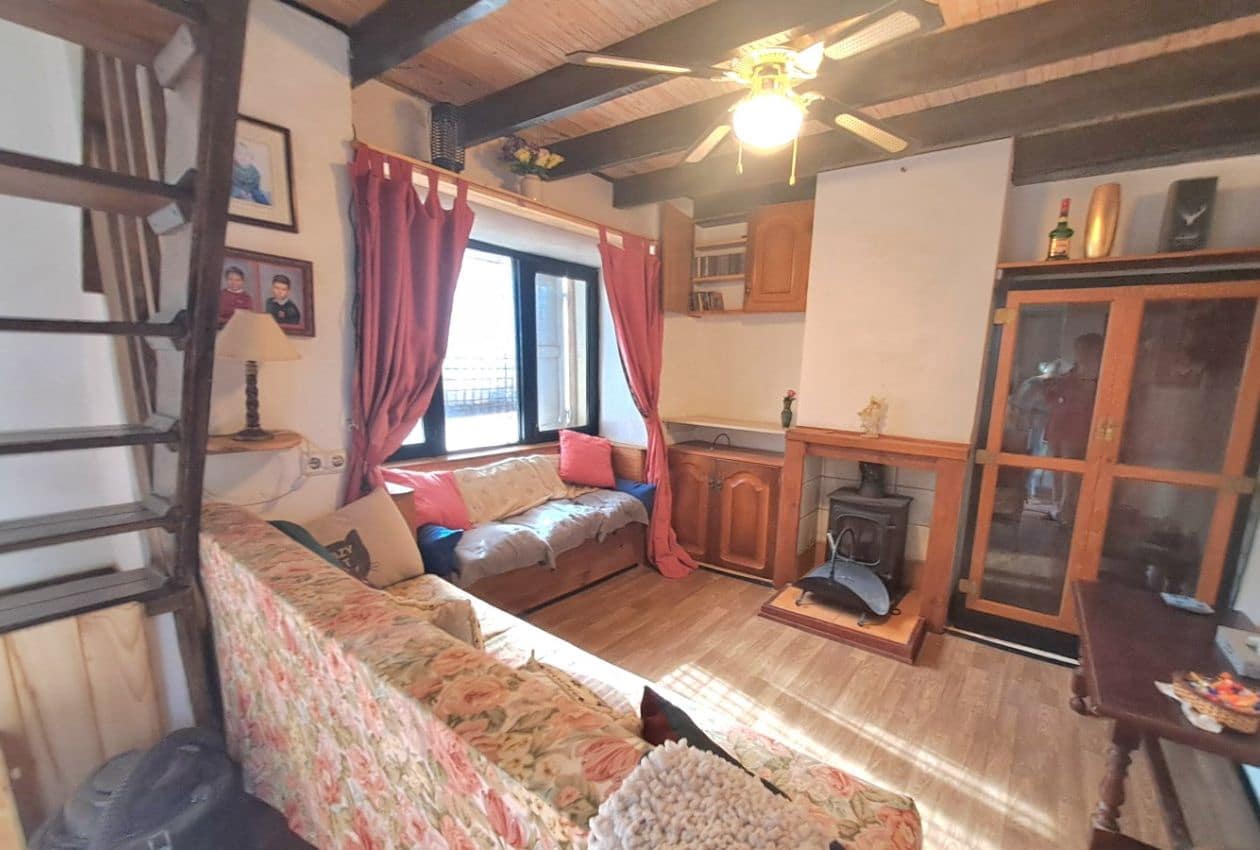 5 soveværelse Byhus til salg i Corcoya - € 110.000 (Ref: 9301810)