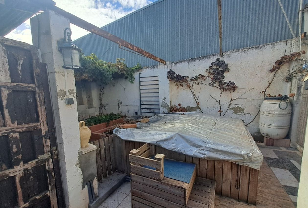 5 soveværelse Byhus til salg i Corcoya - € 110.000 (Ref: 9301810)