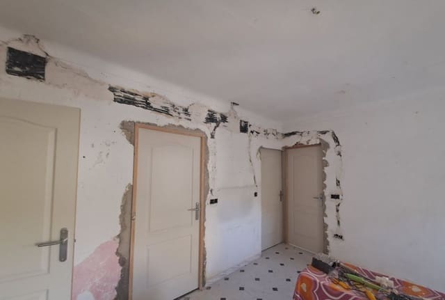 5 soverom Hus til salgs i Ventas del Carrizal, Castillo de Locubín - € 38 000 (Ref: 9344181)