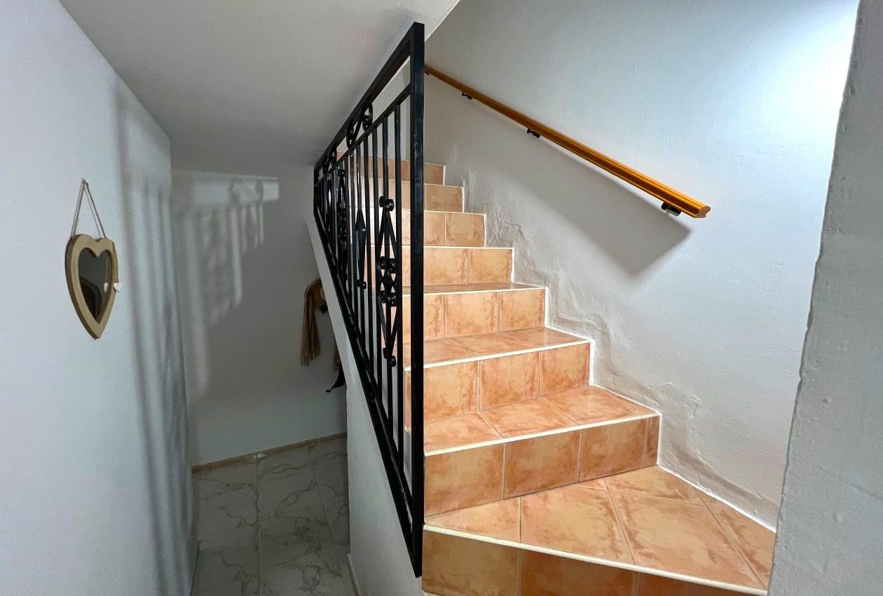 5 bedroom Finca/Country House for sale in Cantoria - € 145,000 (Ref: 9400073)