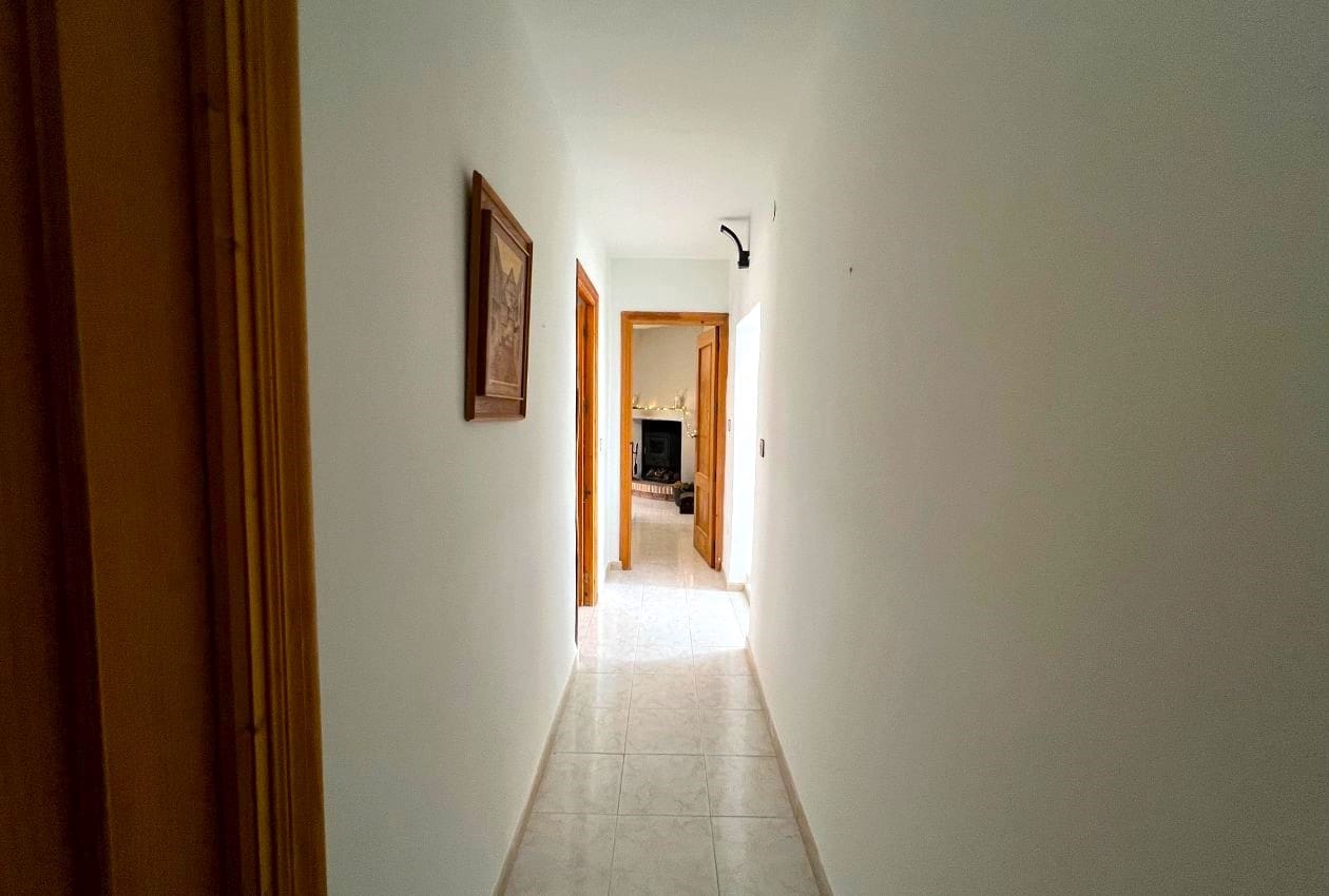 5 bedroom Finca/Country House for sale in Cantoria - € 145,000 (Ref: 9400073)