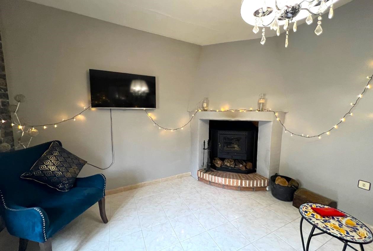 5 bedroom Finca/Country House for sale in Cantoria - € 145,000 (Ref: 9400073)