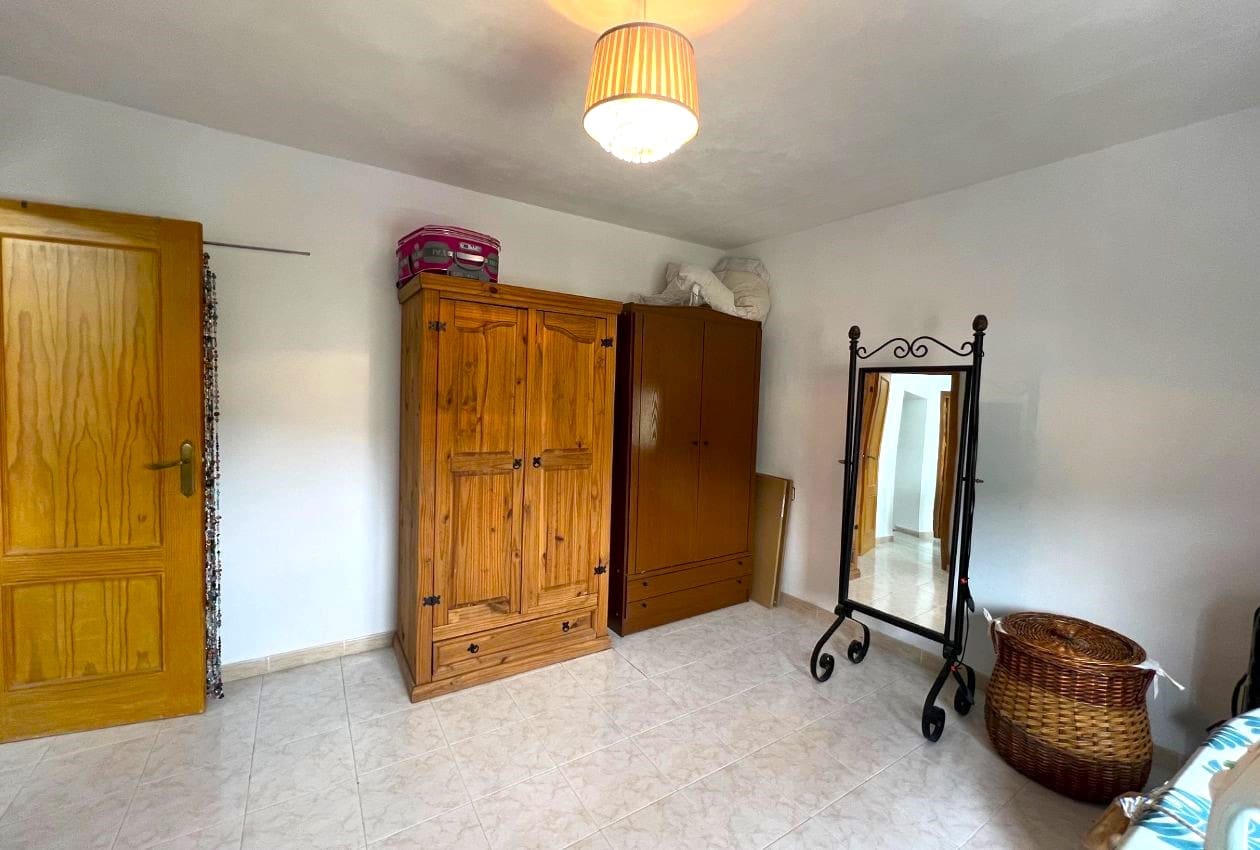 5 bedroom Finca/Country House for sale in Cantoria - € 145,000 (Ref: 9400073)