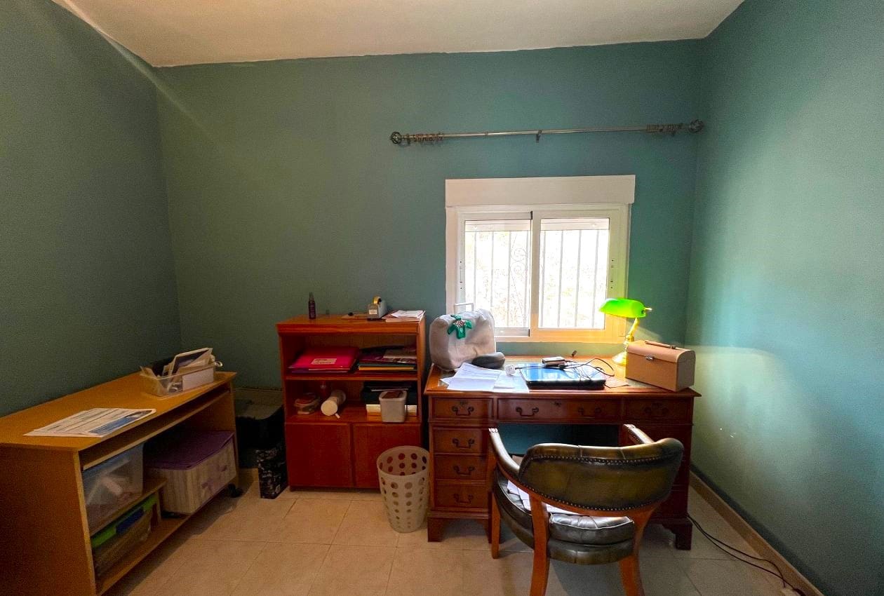 5 bedroom Finca/Country House for sale in Cantoria - € 145,000 (Ref: 9400073)